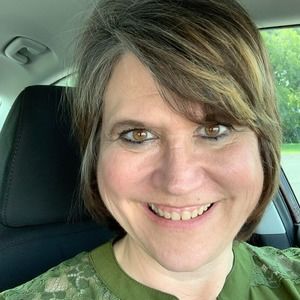 Meet your Posher, Liz